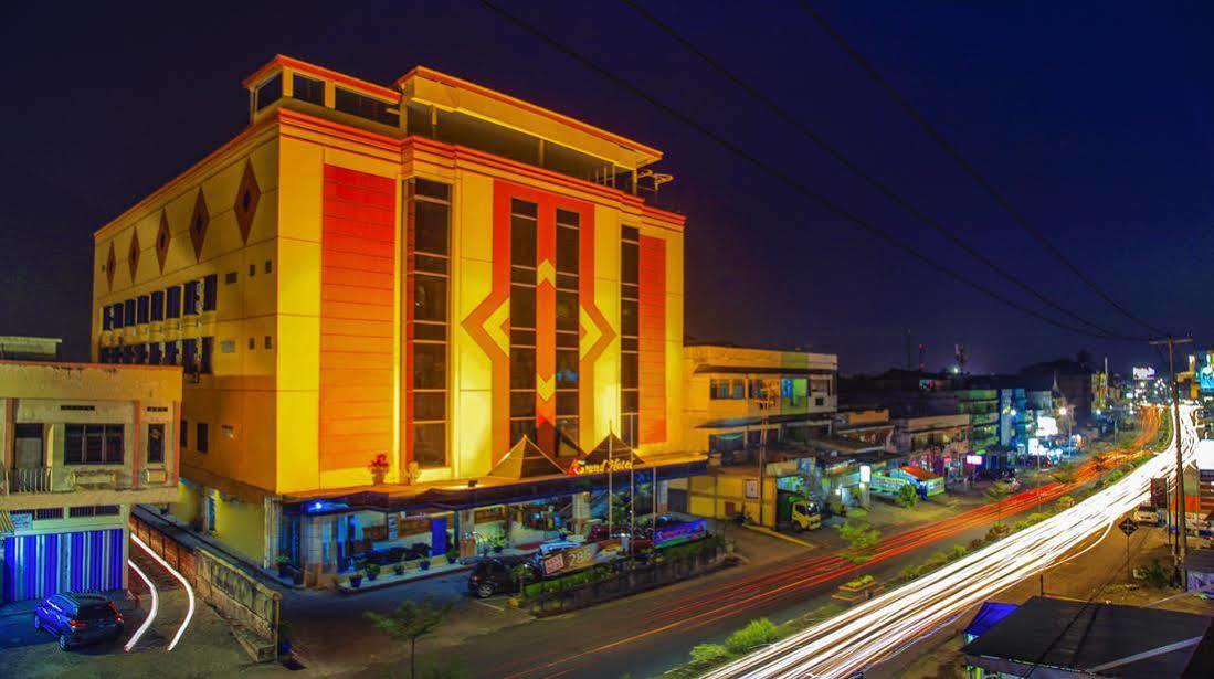 Grand Hotel Jambi Eksteriør billede